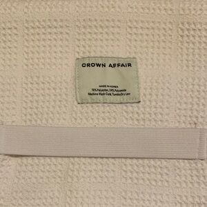 Crown Affair White Bath Towel